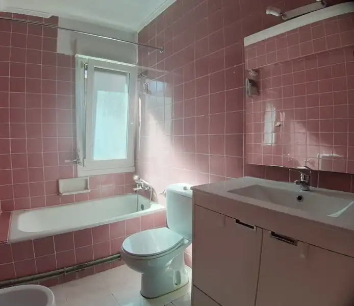Bathroom of Flat for rent in Deusto