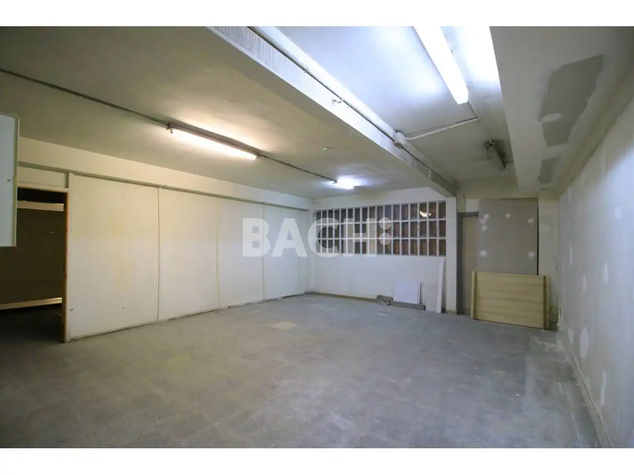 Commercial properties for rent in Calle manlleu, 50, Nord