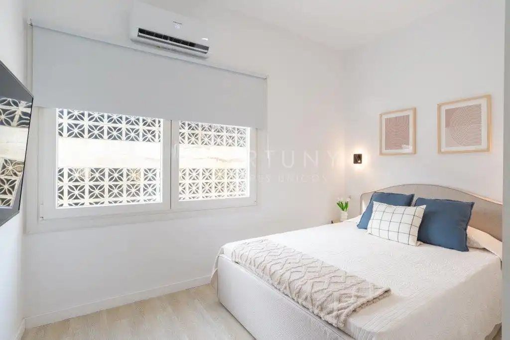 Dormitori de Apartament en venda en Málaga amb Aire condicionat, Moblat i Forn