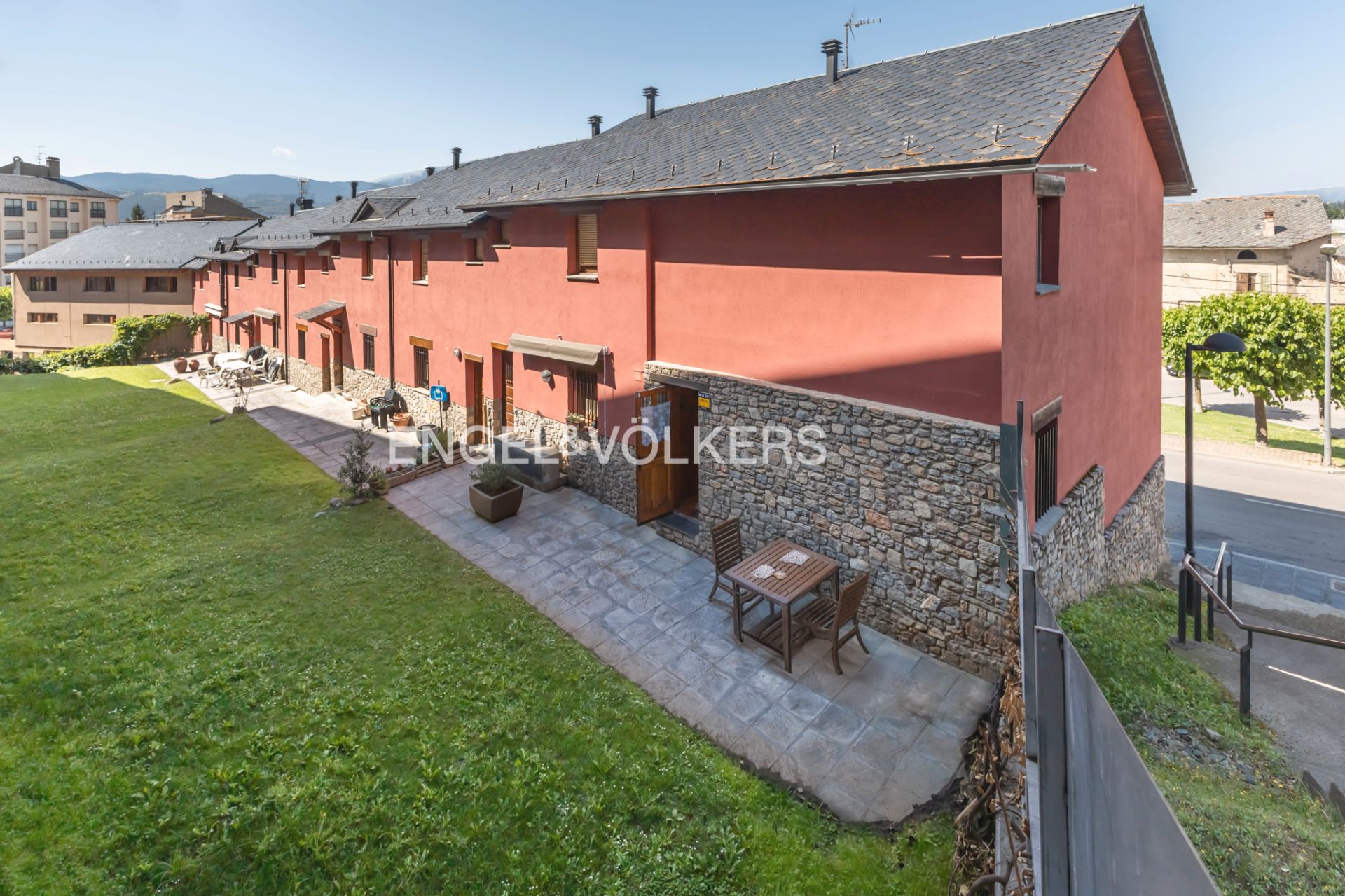 Single-family semi-detached for sale in Puigcerdà