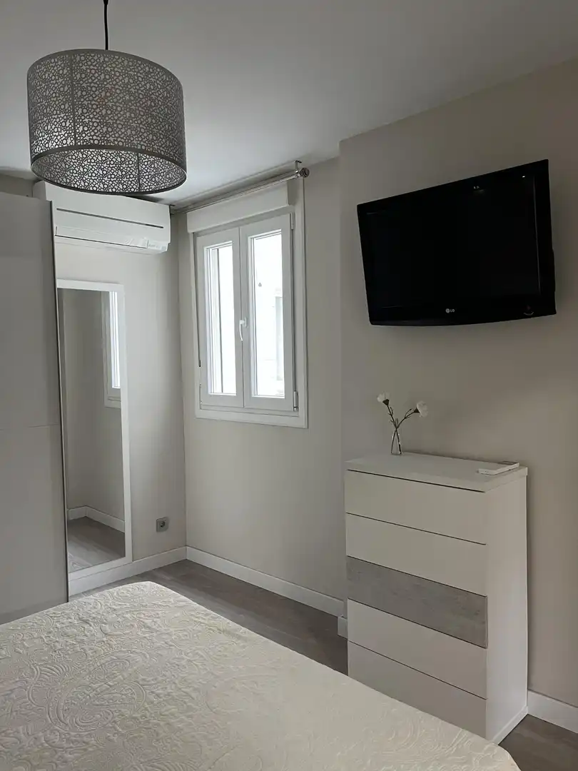 Habitación de Piso de alquiler en Almería con Aire acondicionado, Calefacción y Amueblado