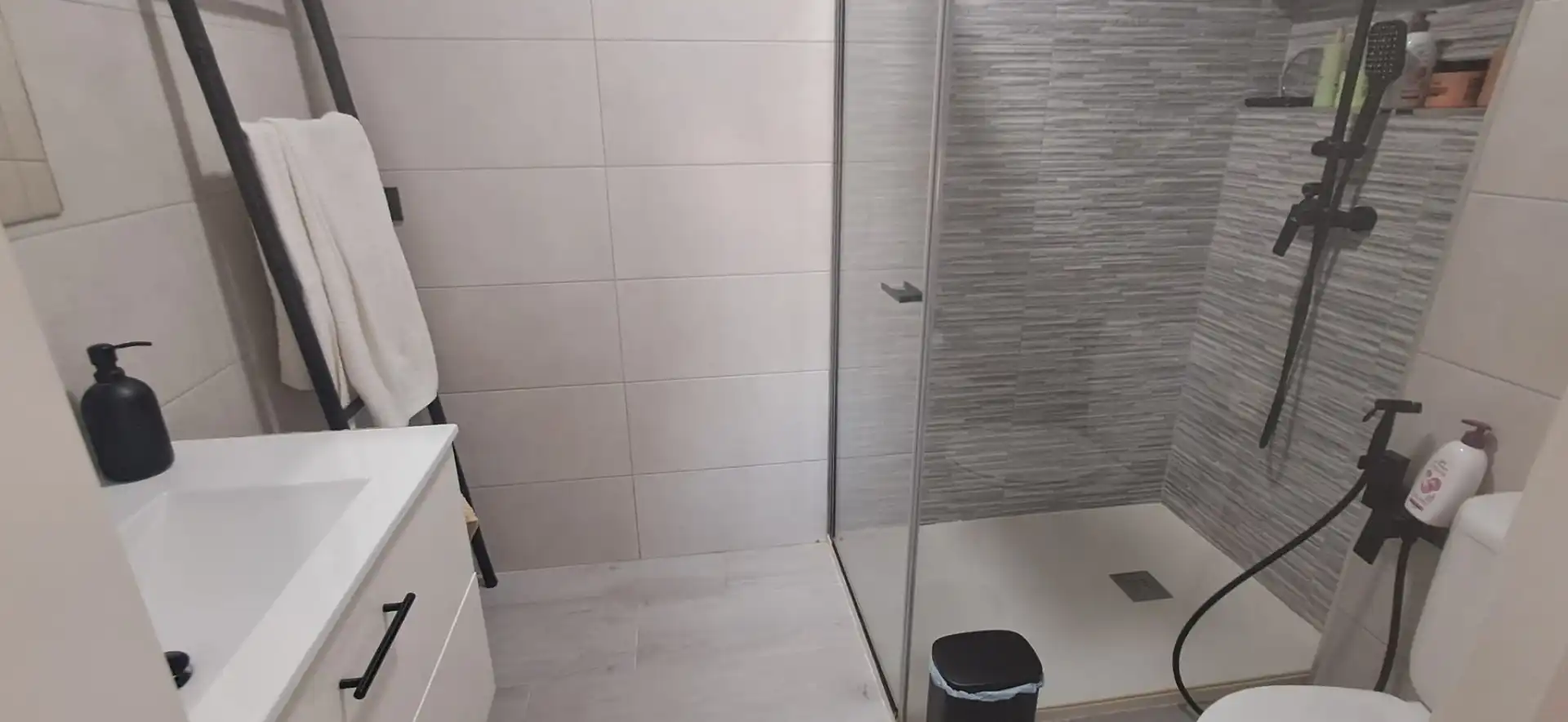 Badezimmer von Wohnung zum Verkauf in Utrera mit Klimaanlage, Heizung und Abstellraum