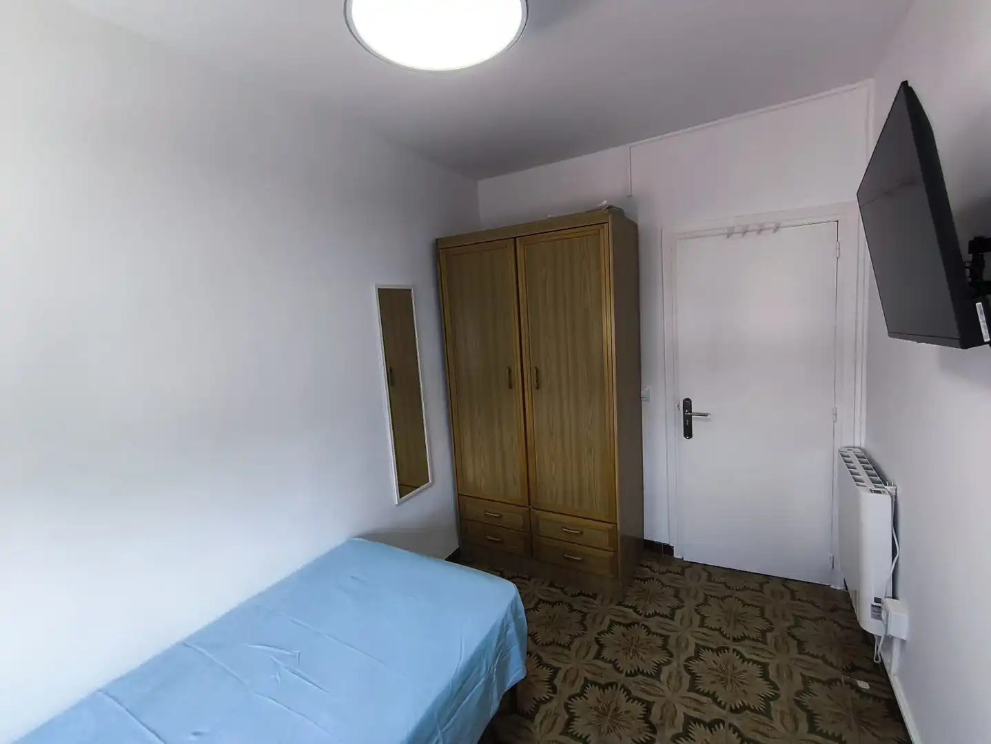 Habitación de Piso para compartir en Madrid con Calefacción, Terraza y Amueblado