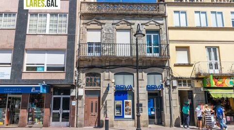 Edificio frente al Concello de Cangas