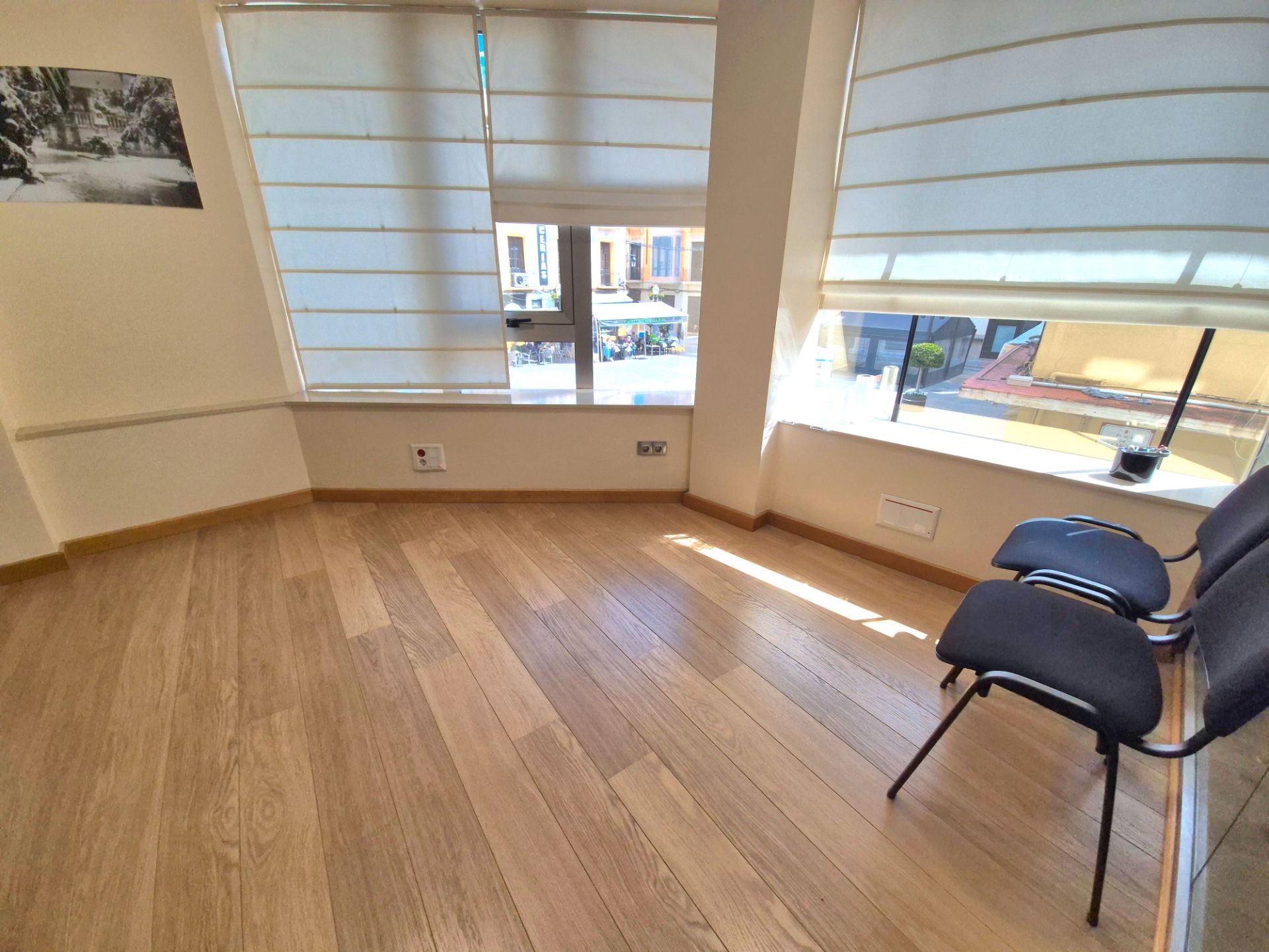 Office to rent in Elche / Elx  with Air Conditioner, Heating and Furnished