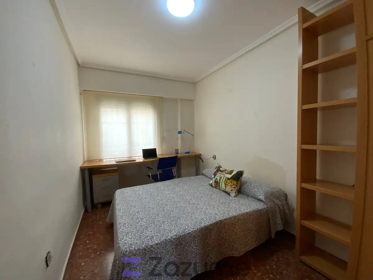 Schlafzimmer von Wohnung zur Miete in Valencia mit Klimaanlage, Heizung und Terrasse