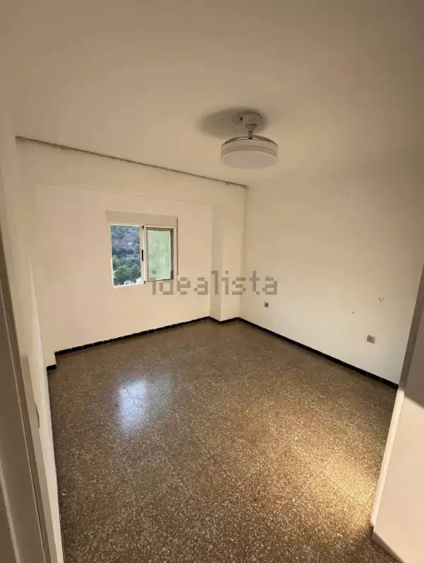 Dormitori de Pis en venda en Llucena / Lucena del Cid amb Terrassa, Balcó i Internet