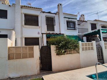 Casa bifamiliare con balcone in vendita a Calle Isla de la Toja