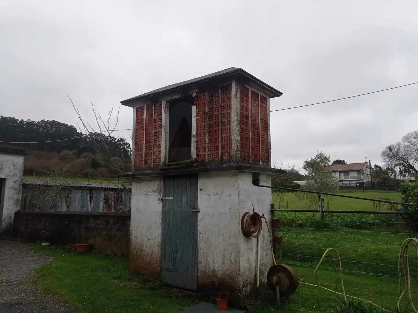 Vista exterior de Casa o xalet en venda en Narón amb Calefacció, Terrassa i Piscina