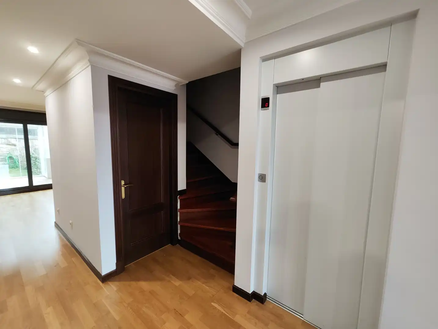 Casa adosada en venta en Vigo  con Jardín privado, Parquet y Terraza