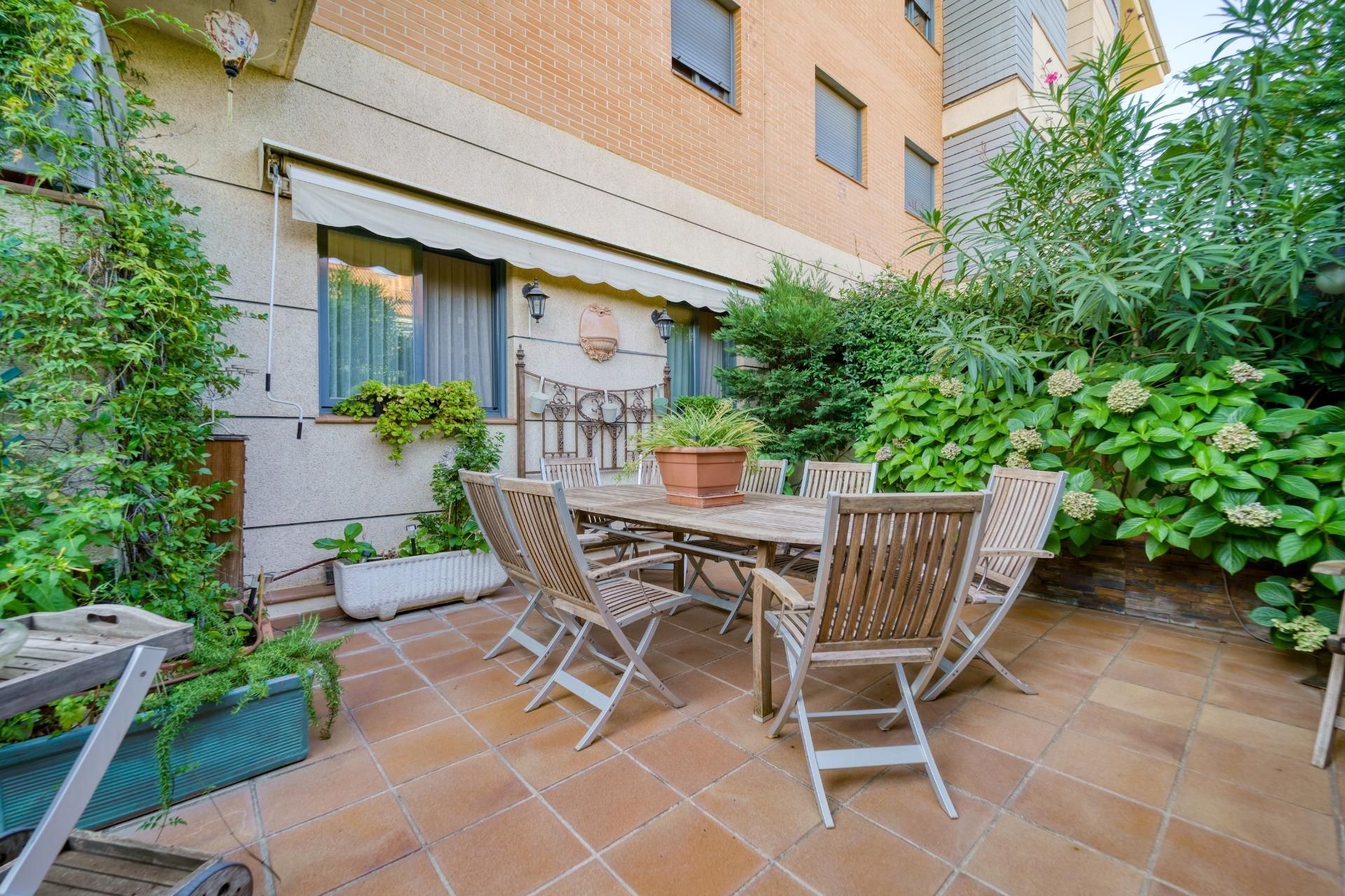 Terraza de Planta baja en venta en Pozuelo de Alarcón con Calefacción, Jardín privado y Trastero