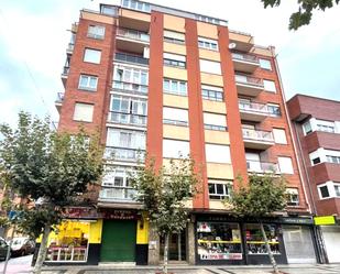 Exterior view of Flat for sale in León Capital   with Heating and Parquet flooring