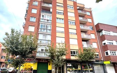 Exterior view of Flat for sale in León Capital 