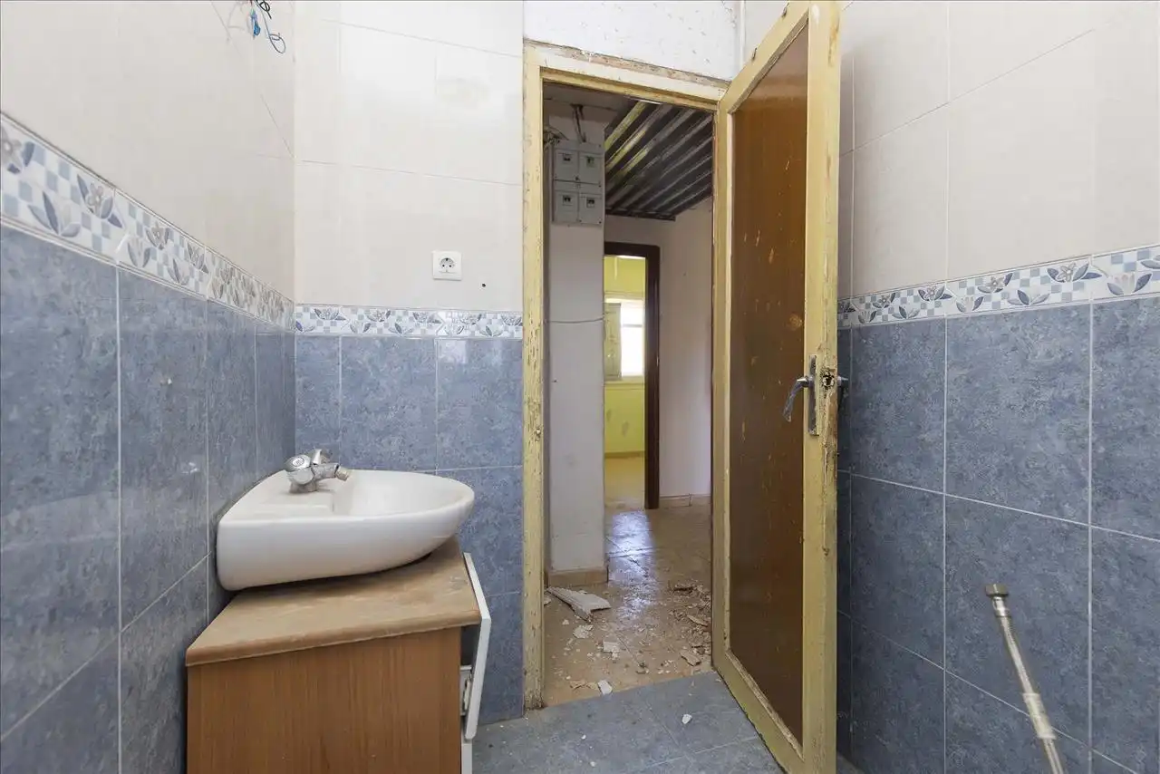 Bathroom of Flat for sale in Huesca  with Terrace
