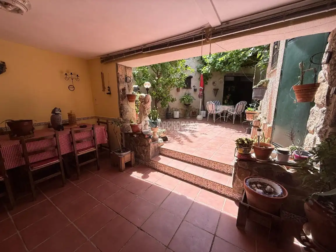Terraza de Casa adosada en venta en Lucillos con Aire acondicionado y Calefacción