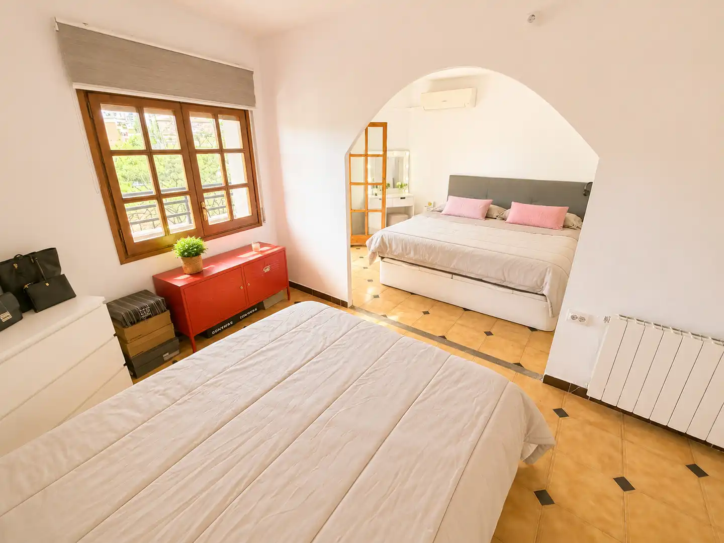 Bedroom of Duplexes for sale in Santa Coloma de Gramenet  with Air Conditioner, Heating and Parquet flooring