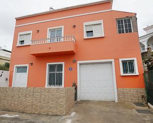 Vista exterior de Casa o xalet en venda en Arucas amb Terrassa i Balcó