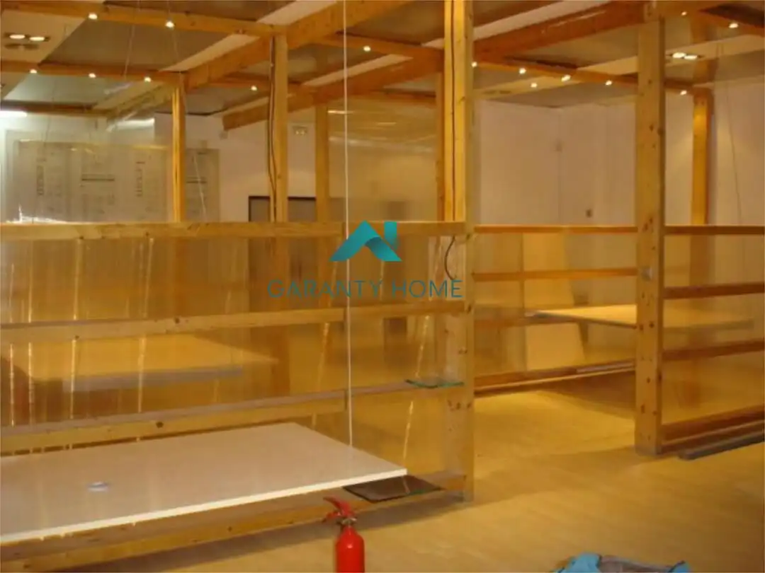 Office for rent in Madrid  with Air Conditioner