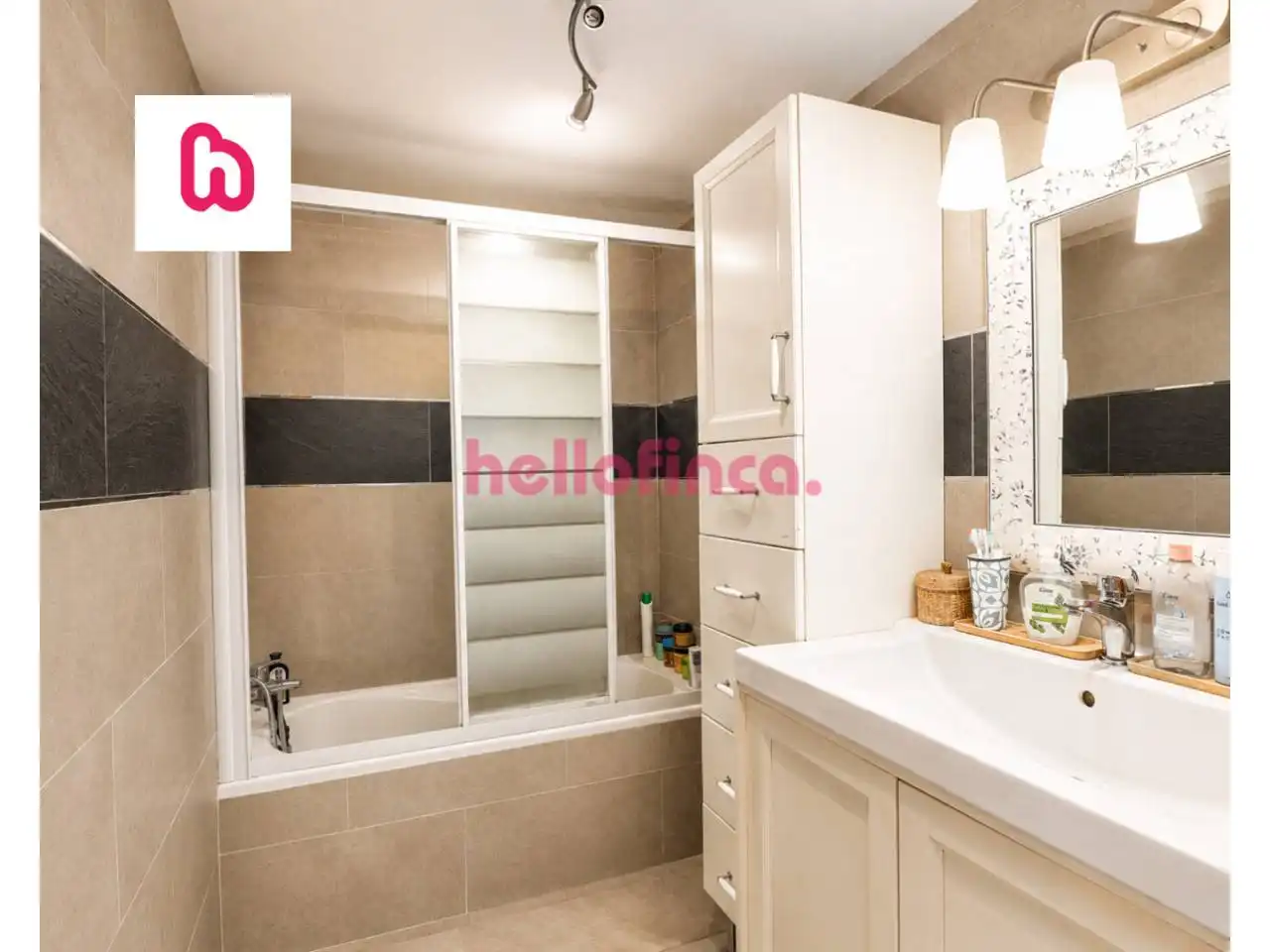 Bathroom of Flat for sale in Artés  with Heating, Parquet flooring and Storage room