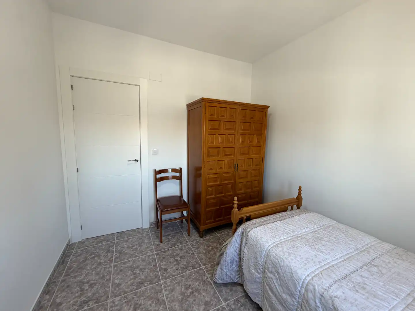 Habitación de Piso de alquiler en Úbeda con Aire acondicionado, Trastero y Amueblado