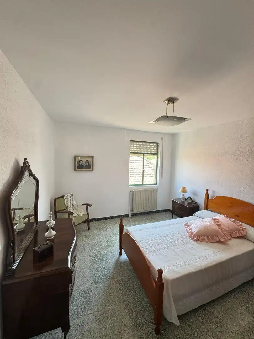 Bedroom of Houses for sale in El Pedroso de la Armuña   with Heating, Terrace and Storage room