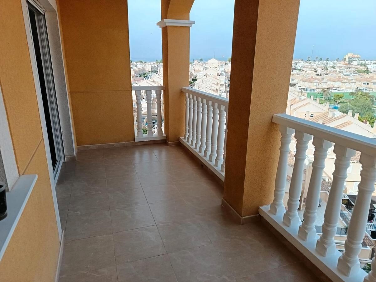 Terraza de Ático en venta en Torrevieja con Aire acondicionado, Terraza y Amueblado