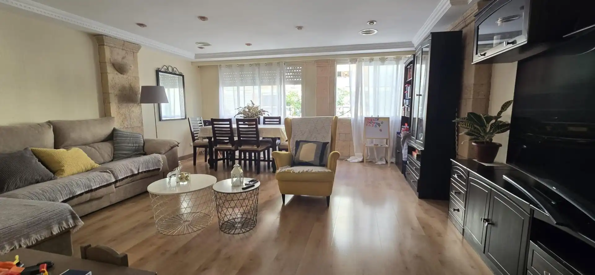 Sala de estar de Dúplex en venta en Sant Joan d'Alacant con Aire acondicionado, Parquet y Amueblado