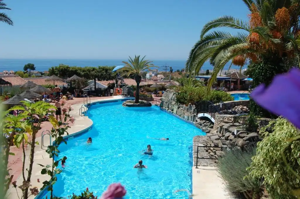 Piscina de Ático en venta en Nerja con Aire acondicionado, Calefacción y Terraza