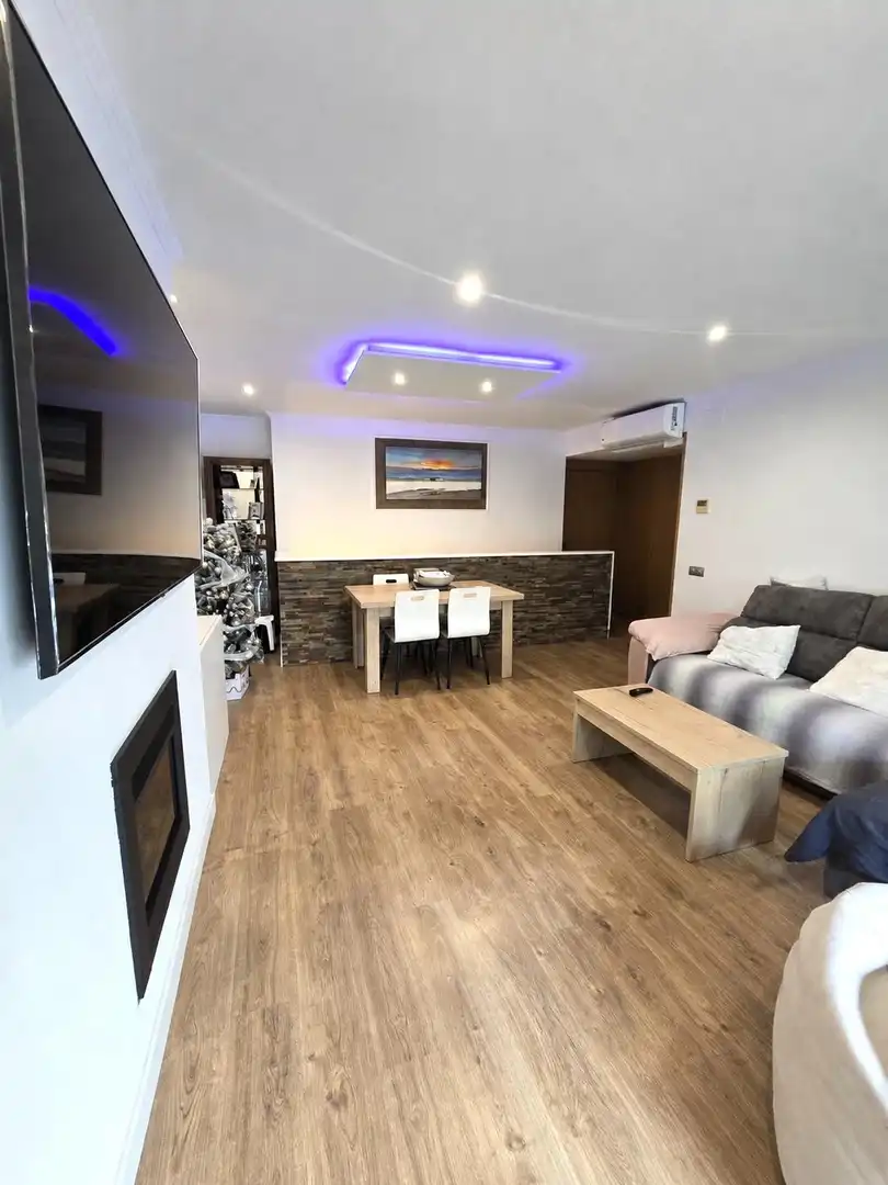 Sala de estar de Dúplex en venta en Tarragona con Aire acondicionado, Calefacción y Jardín privado
