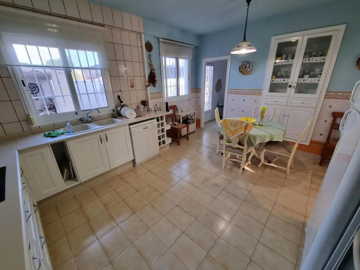 Cuina de Casa o xalet en venda en Castellón de la Plana / Castelló de la Plana amb Aire condicionat, Calefacció i Terrassa