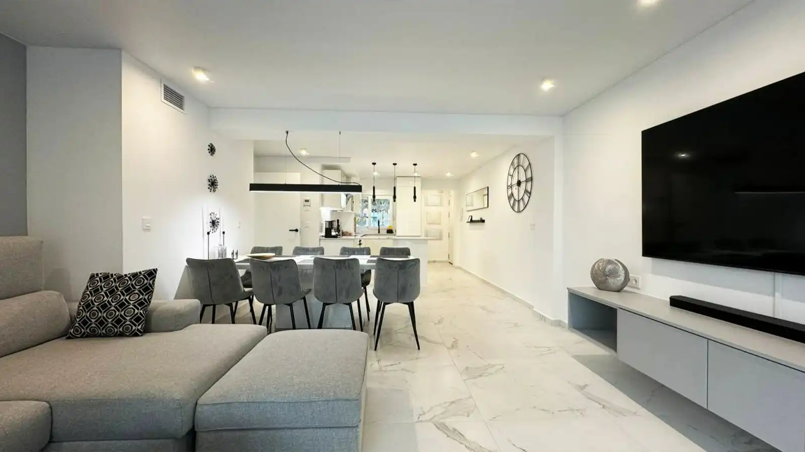 Comedor de Apartamento en venta en Elche / Elx con Aire acondicionado, Terraza y Amueblado