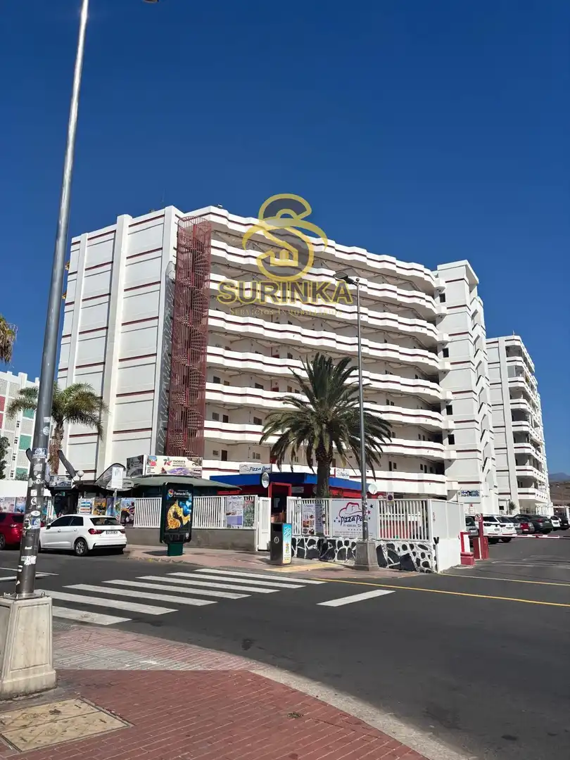 Vista exterior de Apartamento de alquiler en San Bartolomé de Tirajana con Terraza, Piscina y Piscina comunitaria