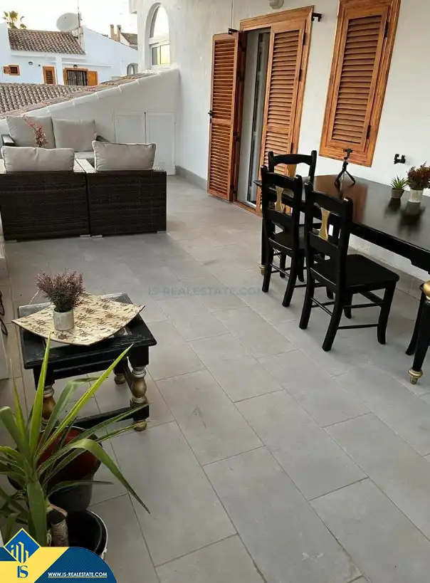 Außenansicht von Wohnungen zum Verkauf in Torrevieja mit Klimaanlage, Heizung und Terrasse