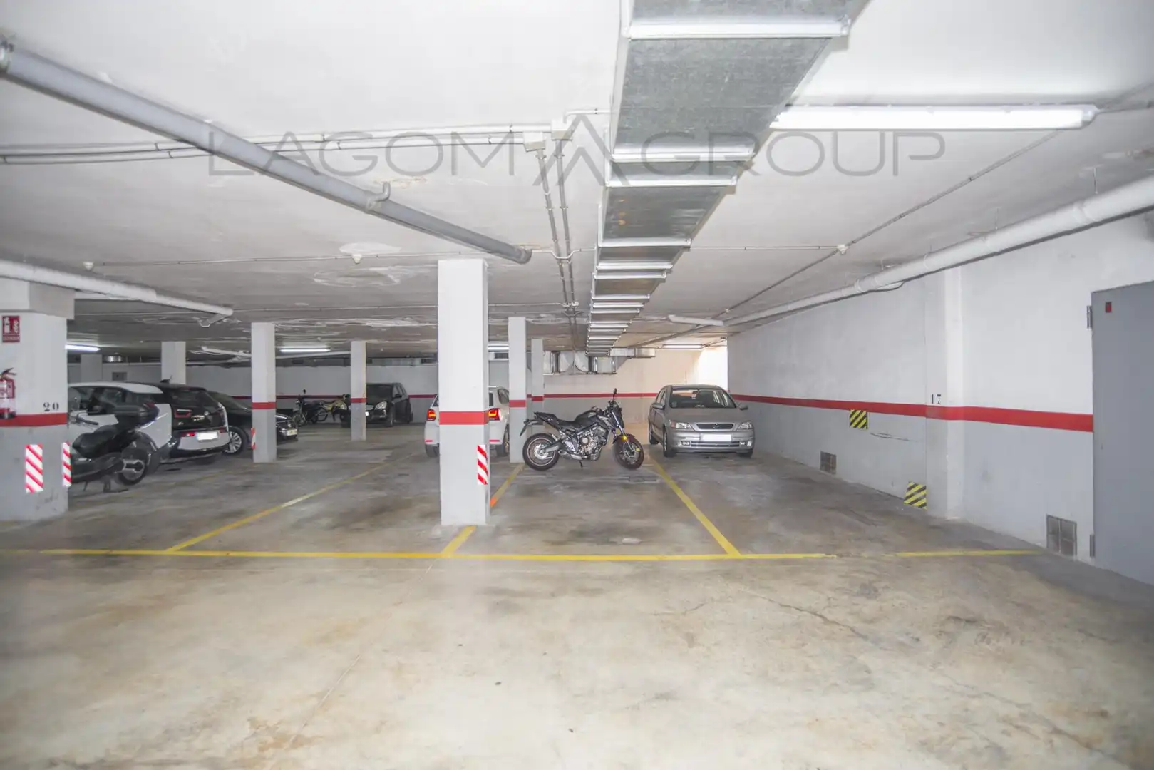 Aparcament de Dúplex en venda en Ripollet amb Aire condicionat, Calefacció i Terrassa