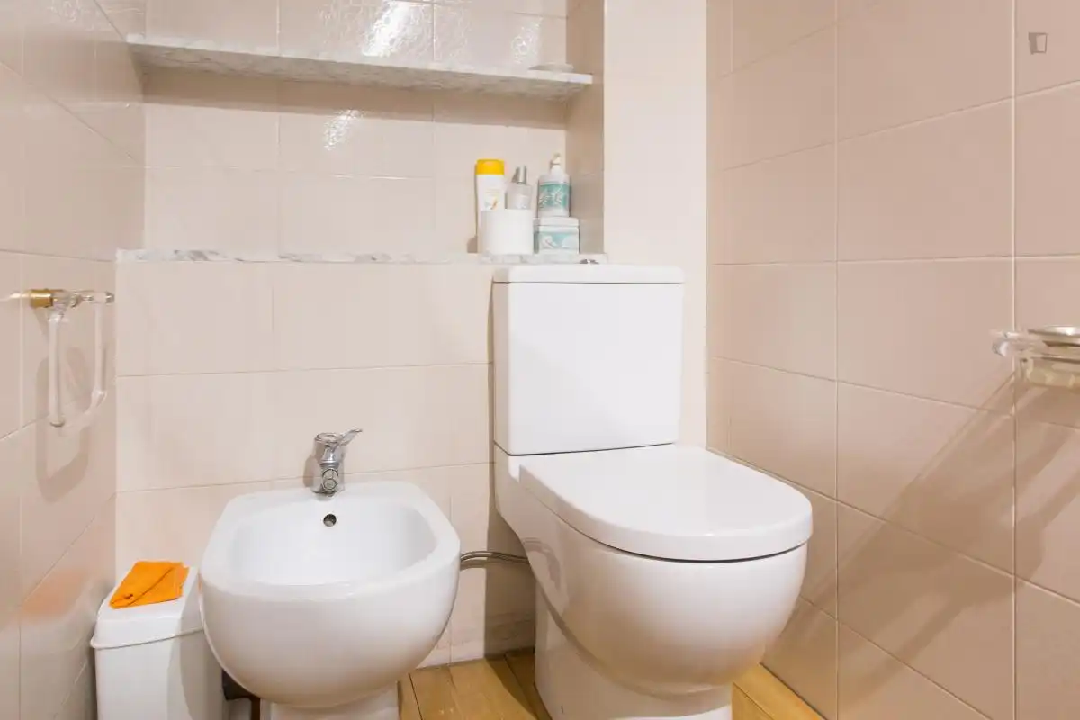 Room in Almeda - El Corte Inglés