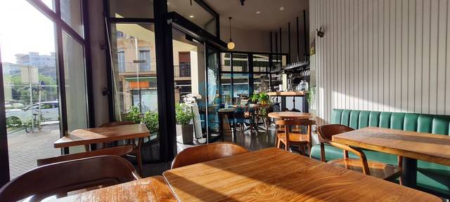 Local comercial en Alquiler en Gros