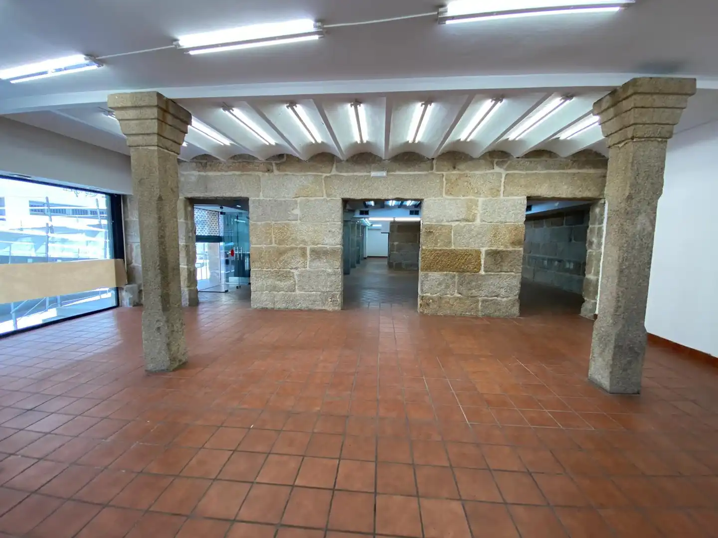 Local de alquiler en Ourense Capital  con Calefacción, Terraza y Amueblado