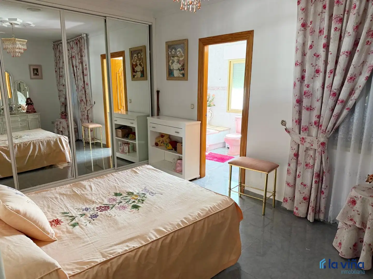 Chalet con jardín en venta en Calle Granada, imagen 10