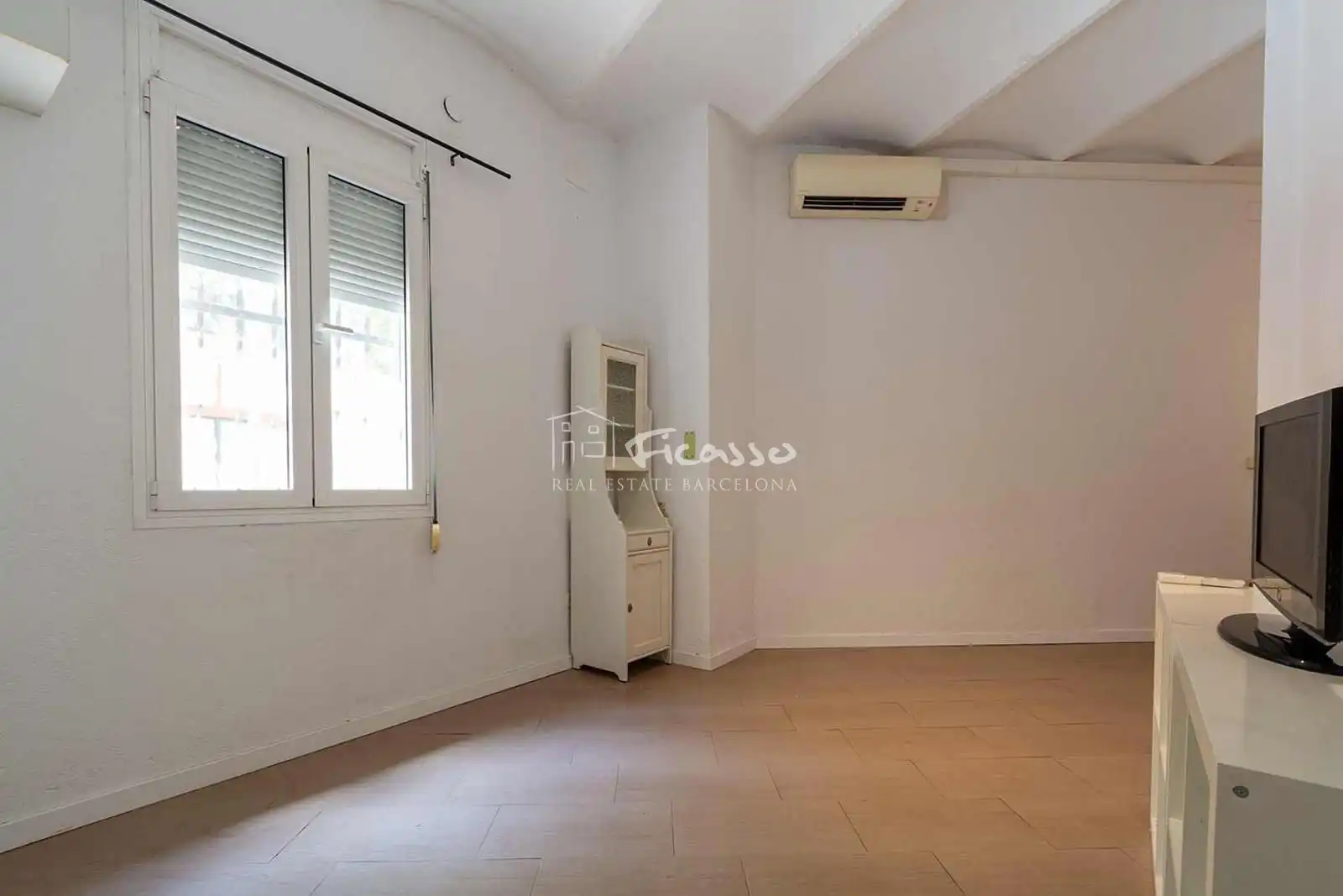 Bedroom of Flat for sale in Barcelona  with Air Conditioner, Heating and Oven