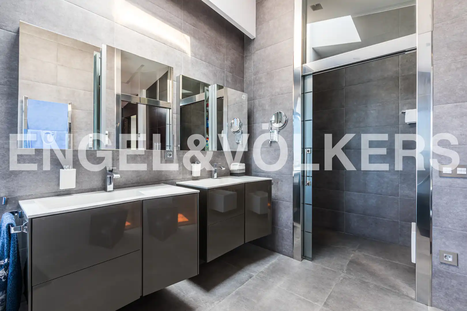 Baño de Casa o chalet en venta en Gijón  con Calefacción, Parquet y Trastero