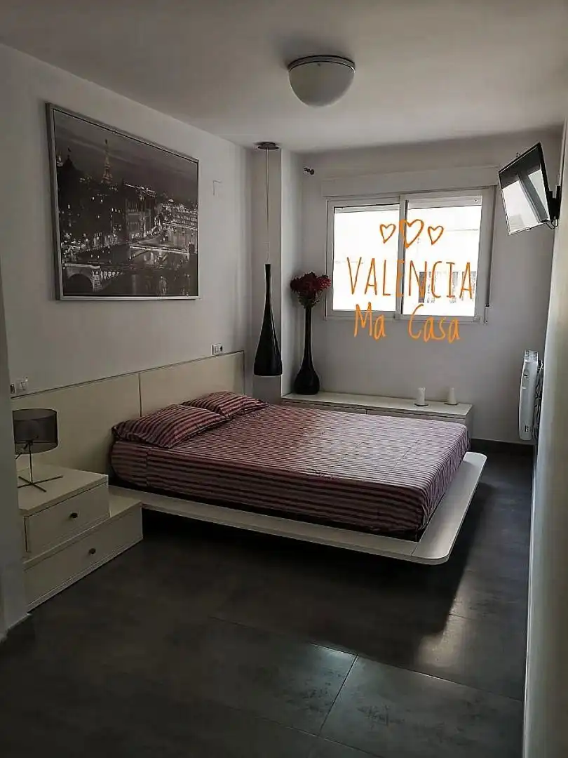 Bedroom of Flat for rent in Valencia  with Air Conditioner, Heating and Furnished