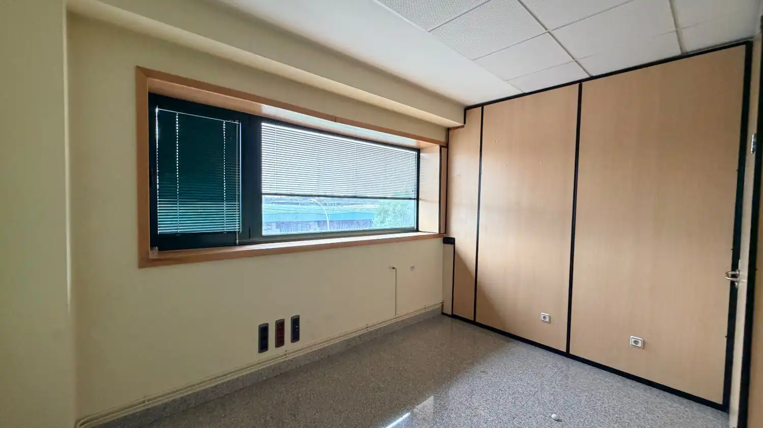 Office for rent in Narón  with Air Conditioner and Heating