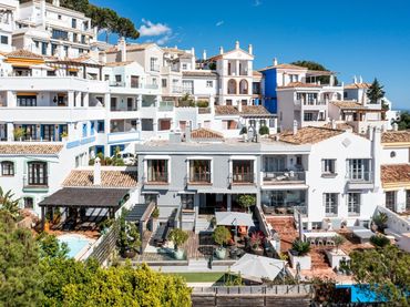 Maison mitoyenne avec piscine à vendre à LA HEREDIA