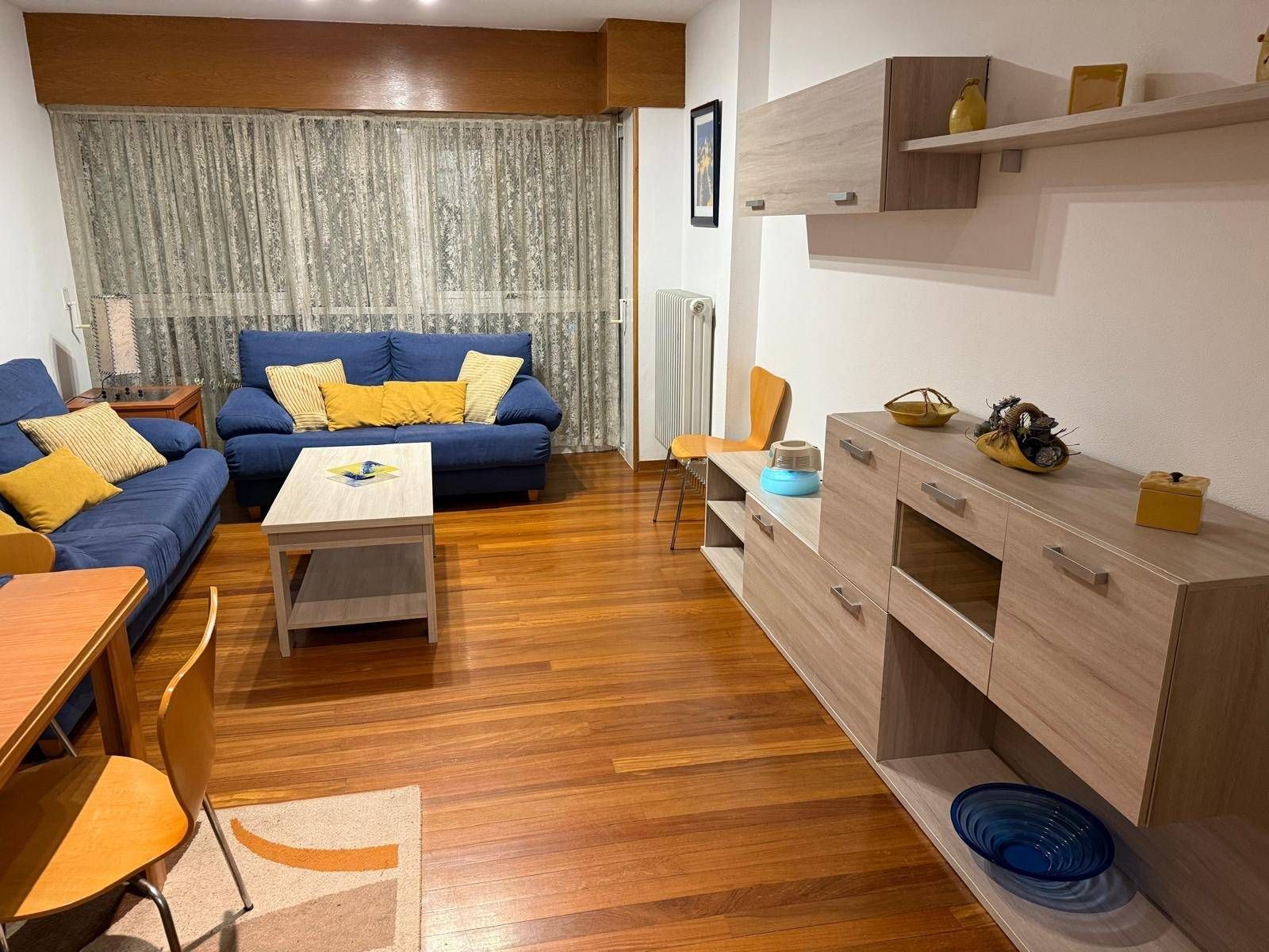 Living room of Flat to rent in Santiago de Compostela   with Community pool