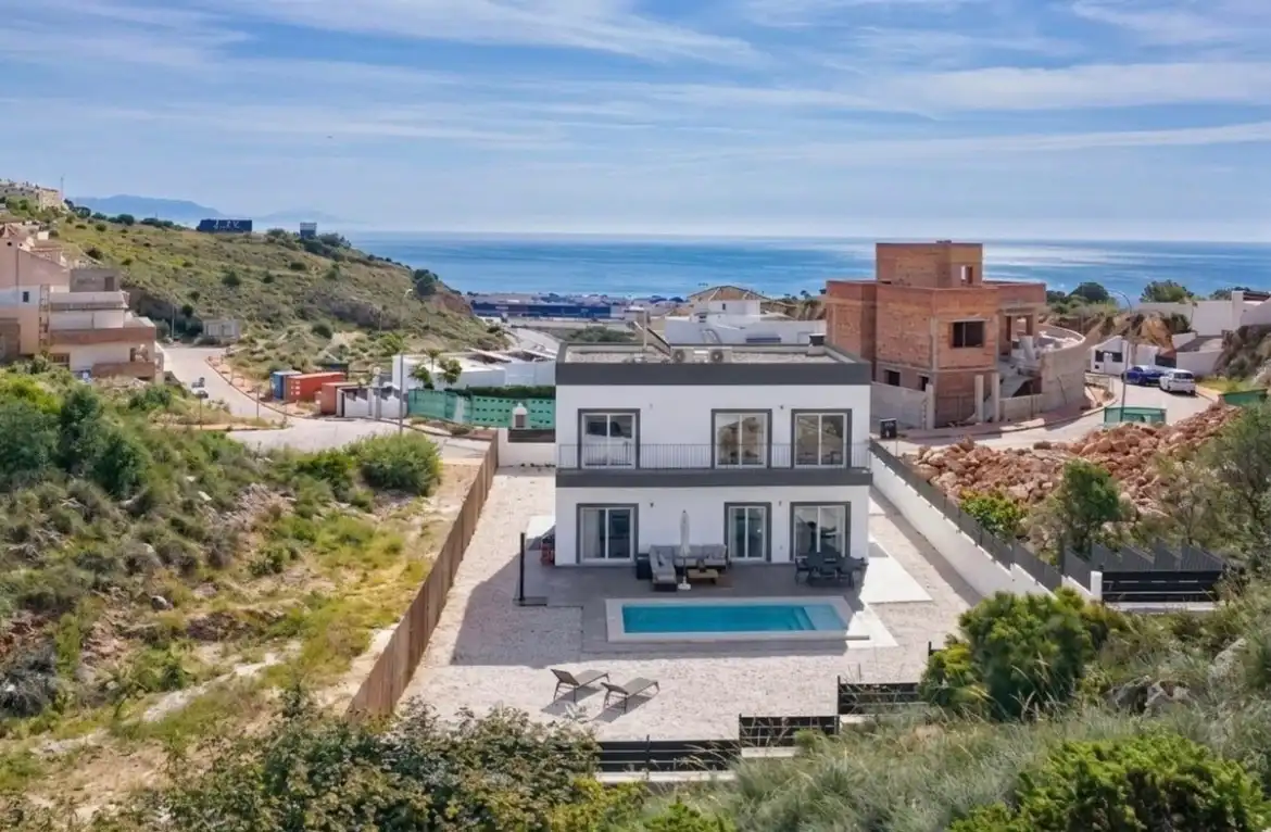 House with pool for sale in Santangelo