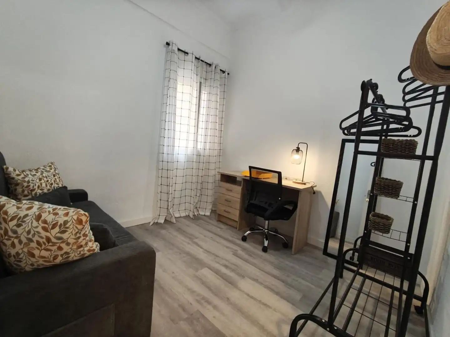 Schlafzimmer von Wohnung zur Miete in Sagunto / Sagunt mit Abstellraum und Möbliert