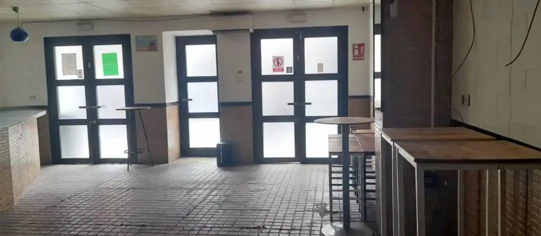 Local comercial de lloguer a Valdepeñas, imagen 2