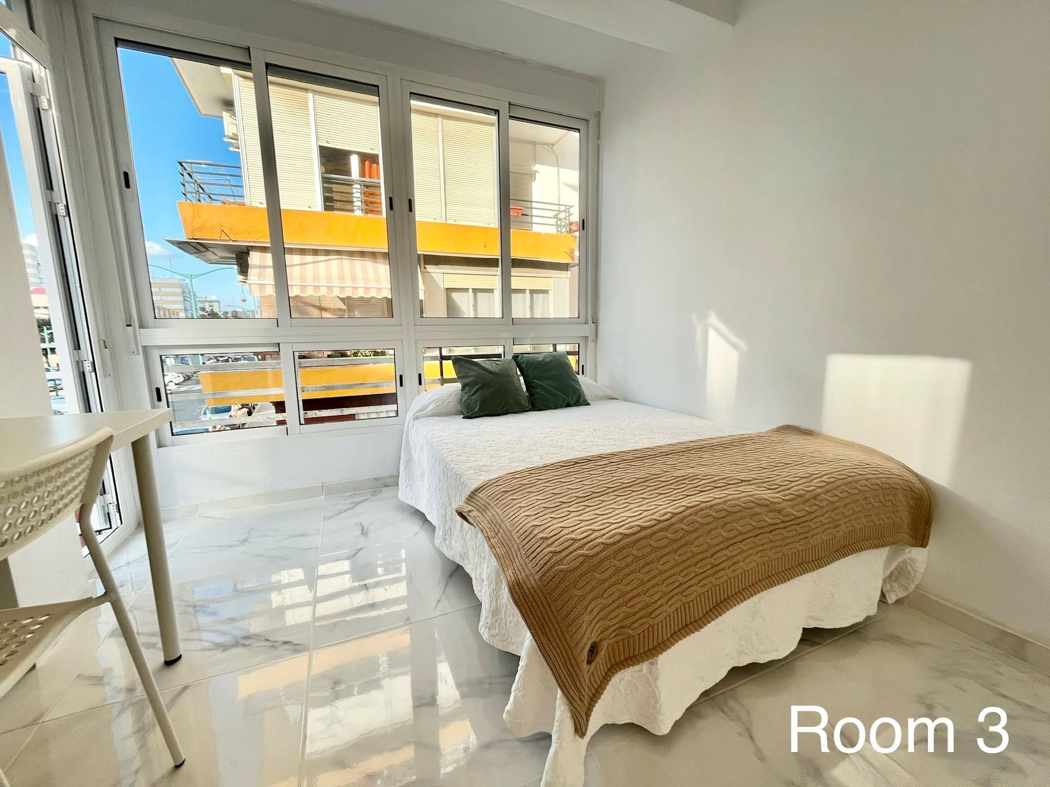 Habitación de Piso para compartir en  Sevilla Capital con Amueblado, Lavadora y TV
