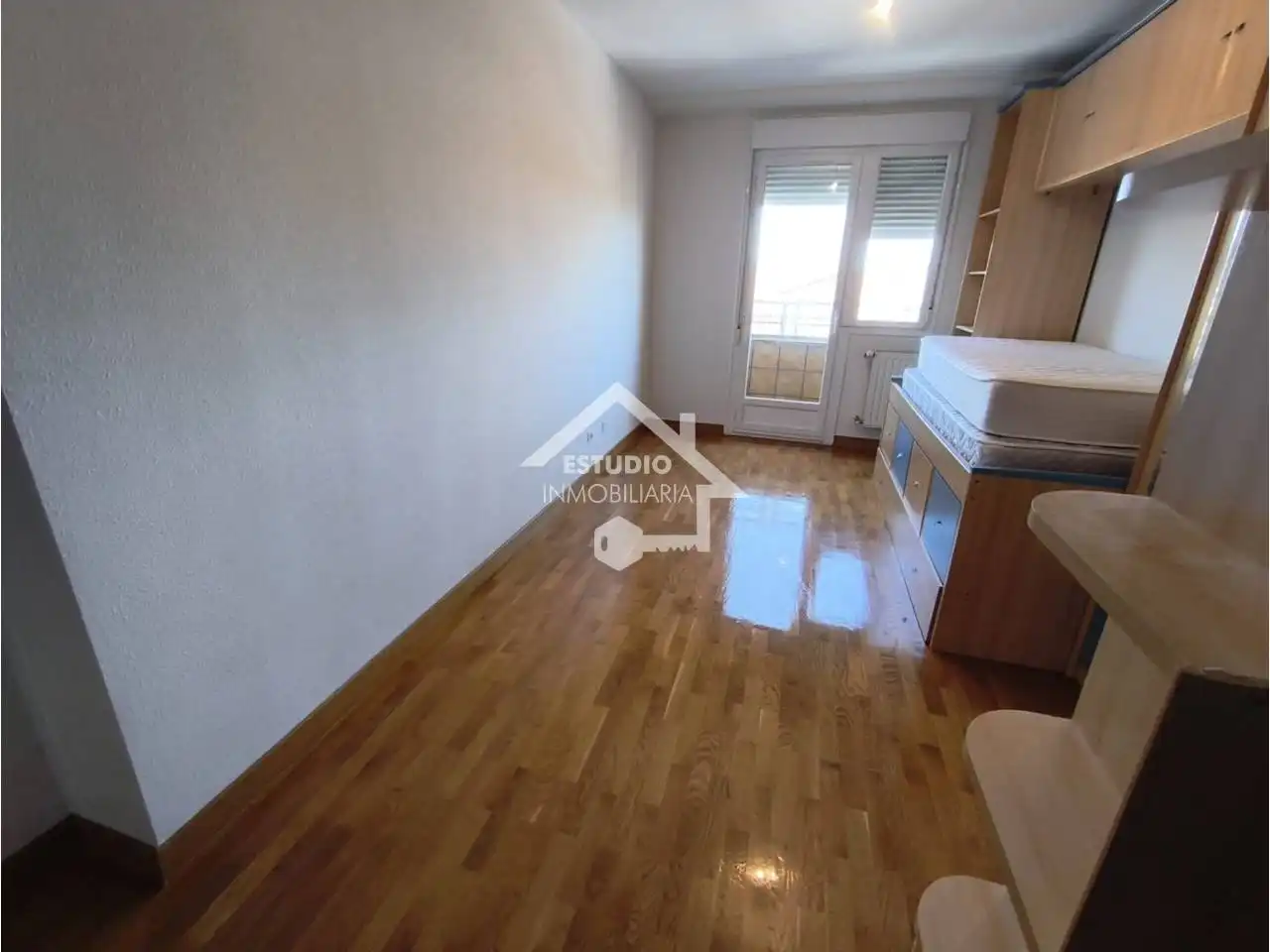 Habitación de Casa adosada en venta en Mendavia con Calefacción, Jardín privado y Parquet