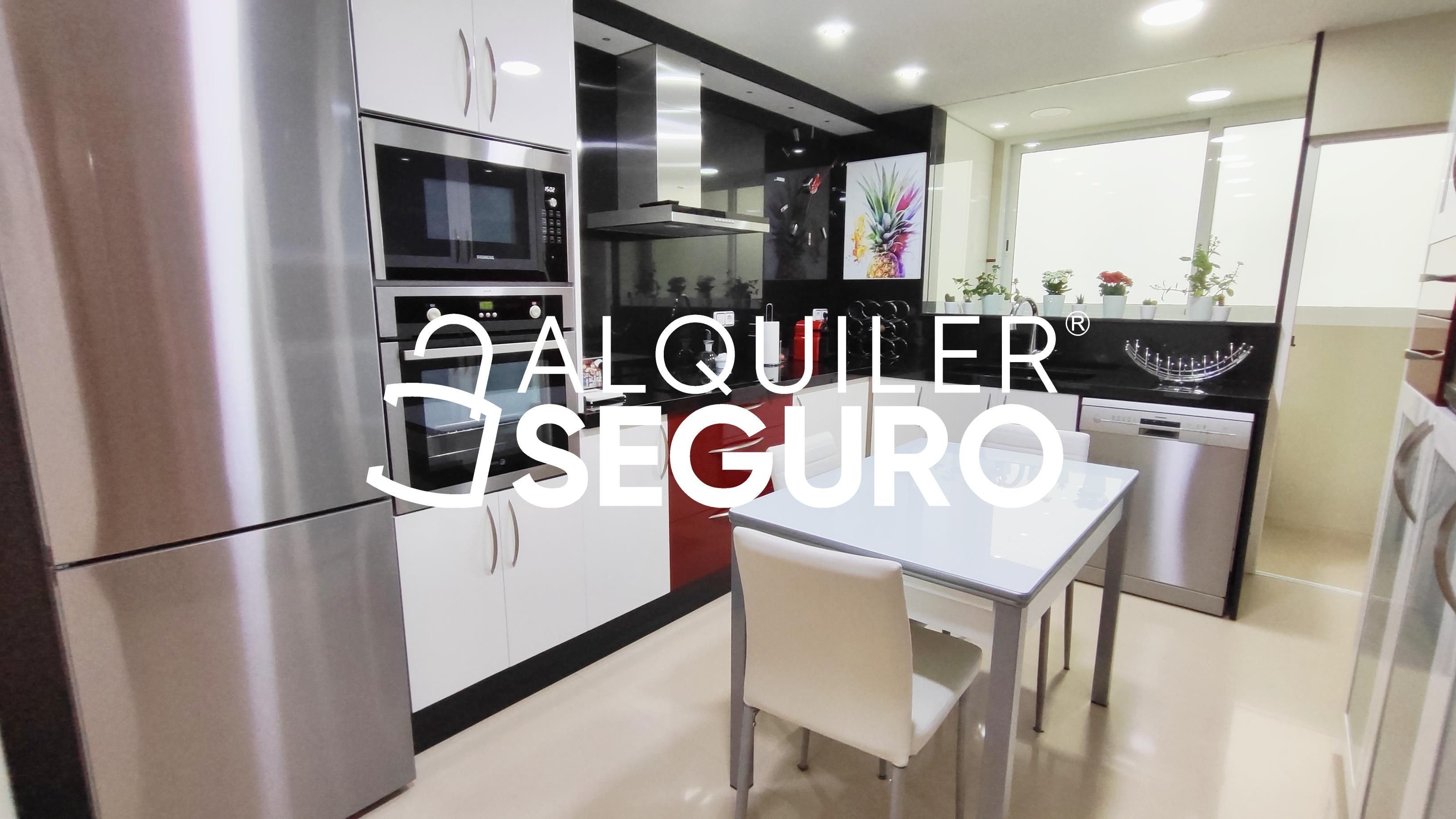 Cuina de Pis de lloguer en  Valencia Capital amb Aire condicionat, Calefacció i Terrassa